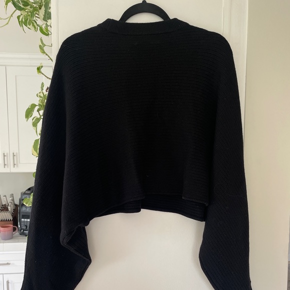 Aritzia Wilfred Free Lolan Cropped Black Sweater - Picture 7 of 8